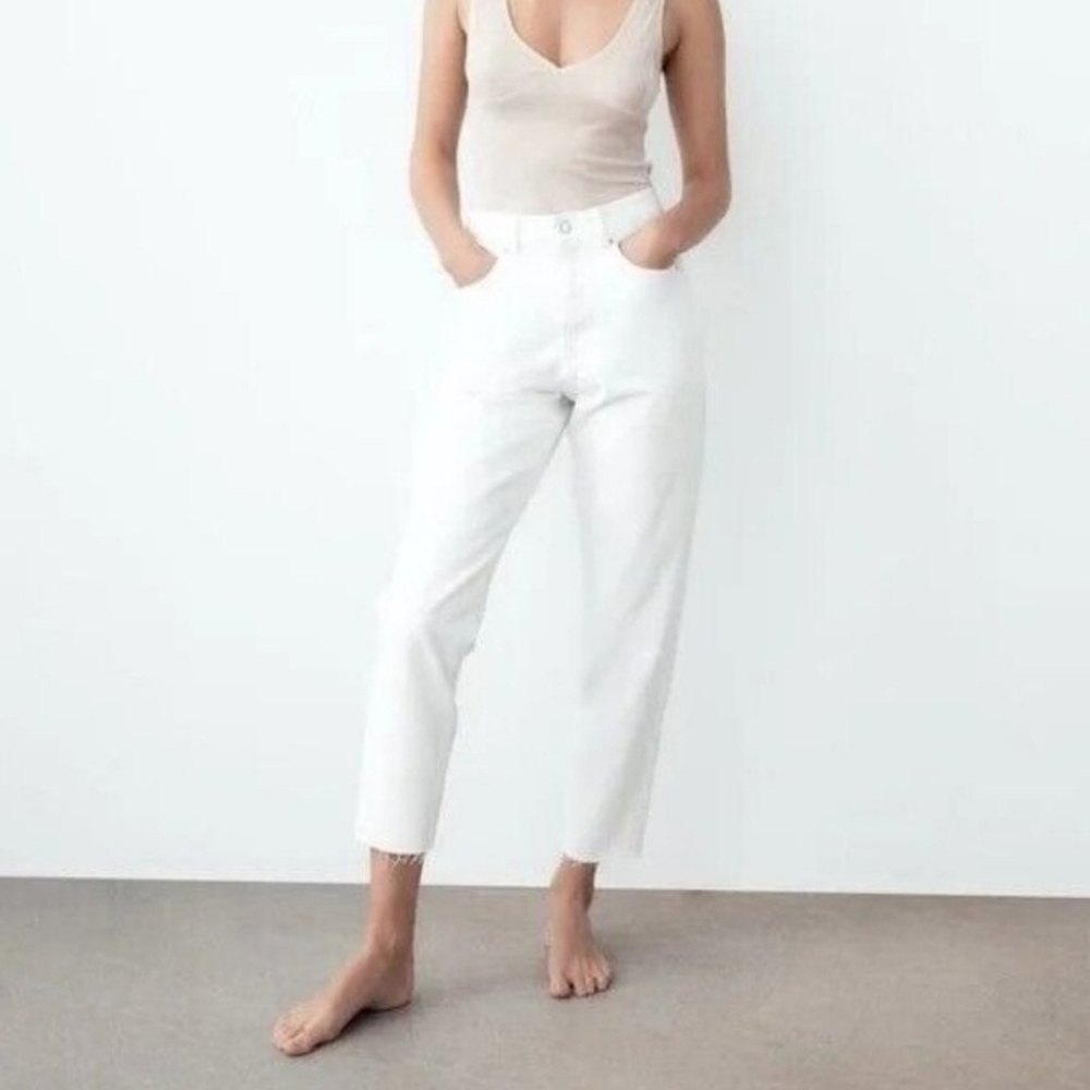 ZARA White Mom Fit Jeans